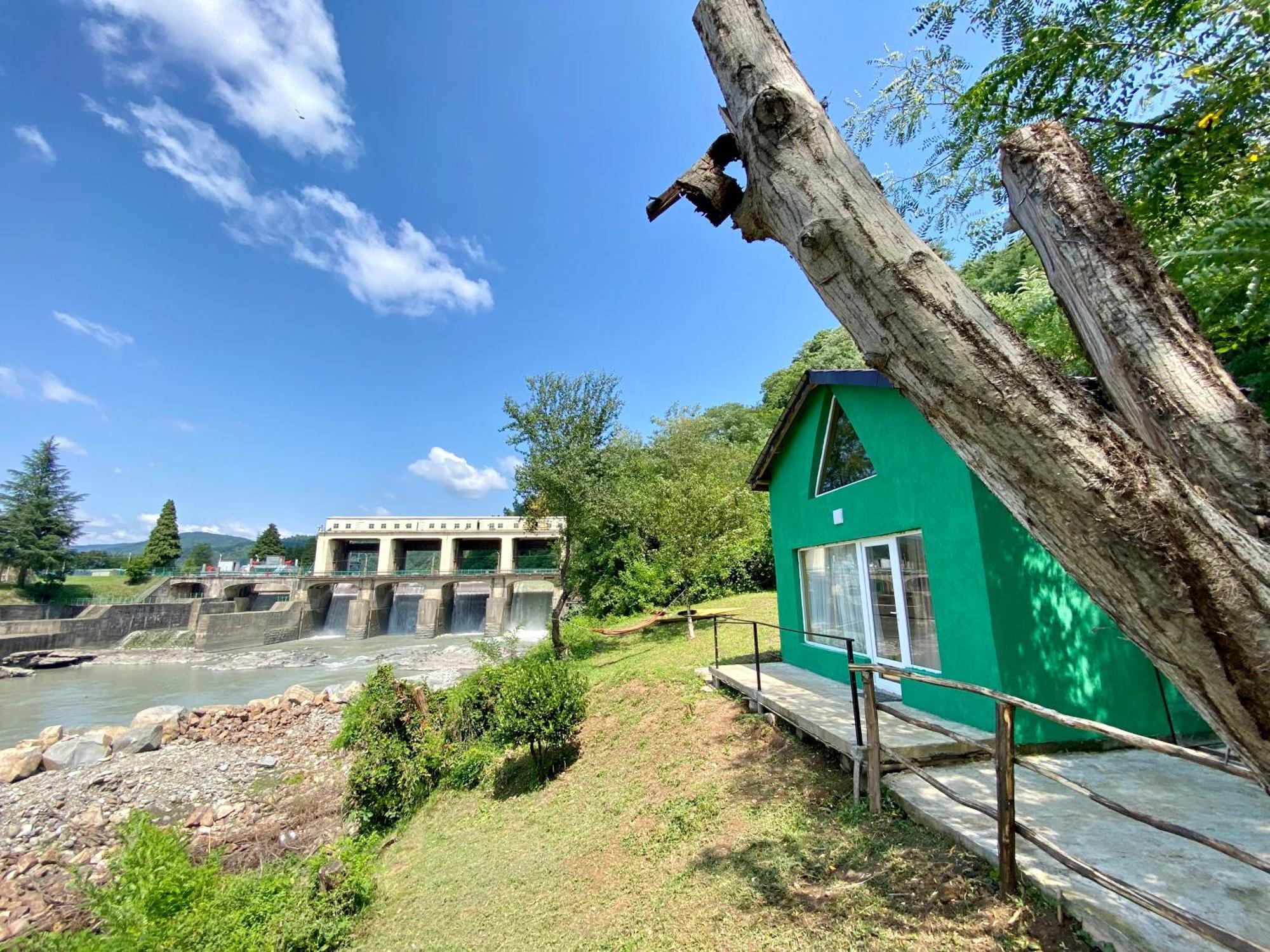 Green House クタイシ エクステリア 写真